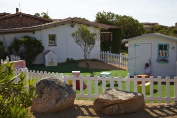 Kindvriendelijk vakantiepark sardinie aan het strand